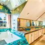 Luxury Malibu Cottage, Heated Pool, Sauna, Gym