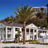 Annenberg Community Beach House & Back on the Beach Cafe