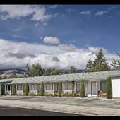 Ray's Den Motel
