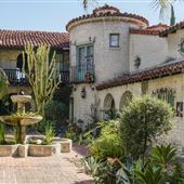 El Cabrillo - Historic Courtyard Building