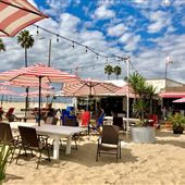 Perry's Cafe & Beach Rentals