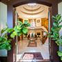 Cinematic LA Estate W/Gardens, Pool & Grand Stairs