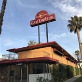 Studio City Court Yard Hotel