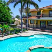 Los Angeles/ Sherman Oaks