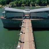 Matsui Waterfront Park / Sacramento River Water Intake Structure