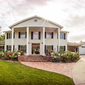 Rose Southern Colonial Mansion: Central OC Mansion, Half Acre Lot, PRIVATE PARKING, NATURAL LIGHT