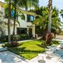 Cinematic LA Estate W/Gardens, Pool & Grand Stairs