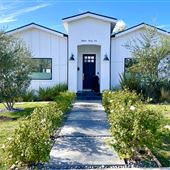 Modern Farmhouse in Los Angeles