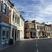 Universal Studios Hollywood - Themed Streets & Parisian Courtyard