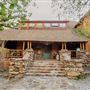 Gold Mountain Manor