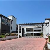 Fusion Warner Center Apartments