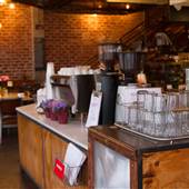Paper or Plastik Cafe / MiMoDa Studio