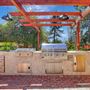 Woodland Hills Estate