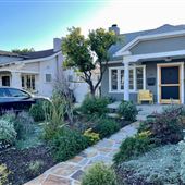 CA Bungalow in the heart of historic Hollywood