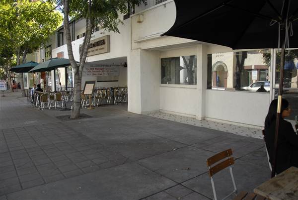 Westwood Village - Broxton Ave. (South) (11/30/2010 - Credits: Errol Reichow)
