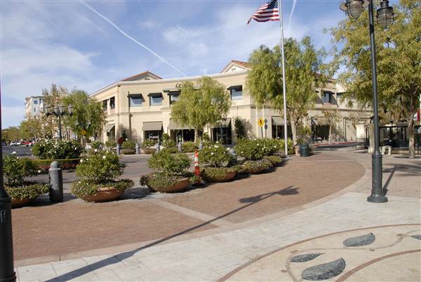 Westfield Valencia Town Center (12/13/2010 - Credits: Errol Reichow)