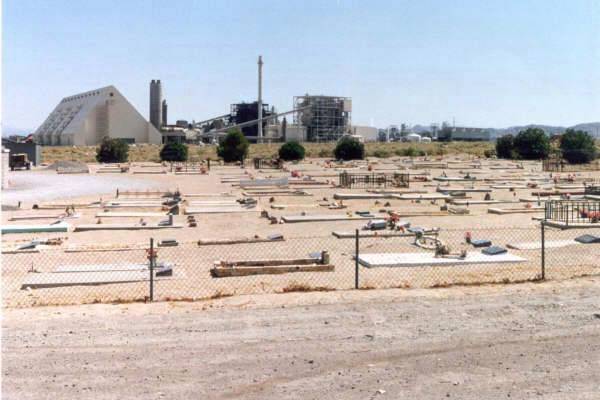 Searles Valley Cemetery (12/31/2003)
