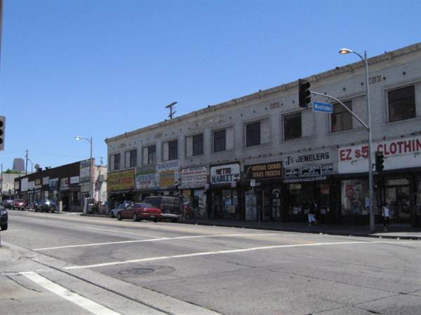 7th St. and Alvarado St. (9/1/2010 - Credits: Lindsay Mizrahi)