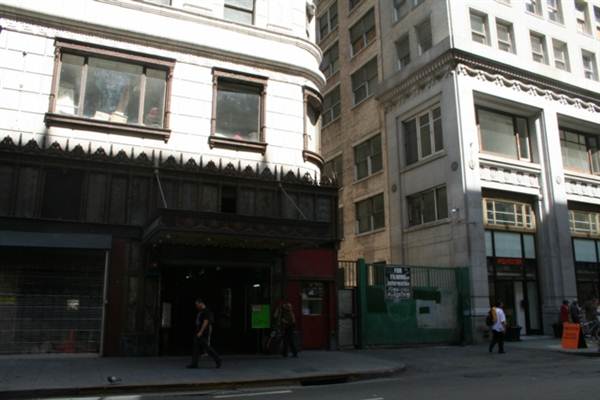215 West 5th Street (9/1/2010 - Credits: Lindsay Mizrahi)