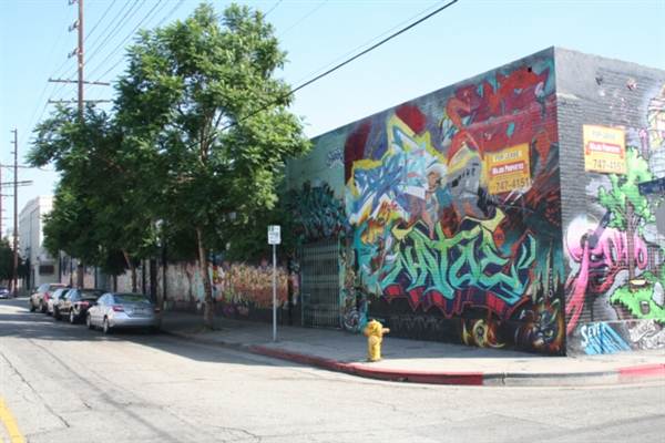 3rd St. and Garey St. (9/1/2010 - Credits: Lindsay Mizrahi)