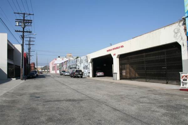 3rd St. and Garey St. (9/1/2010 - Credits: Lindsay Mizrahi)