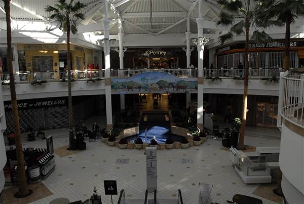 Westfield Valencia Town Center (12/1/2010 - Credits: Errol Reichow)