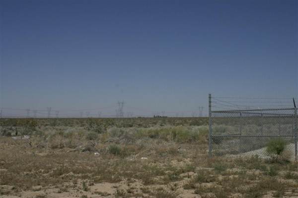 Communications Tower; 128th & Pearblossom Highway (5/20/2011 - Credits: Lindsay Mizrahi)