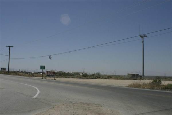 Communications Tower; 128th & Pearblossom Highway (5/20/2011 - Credits: Lindsay Mizrahi)