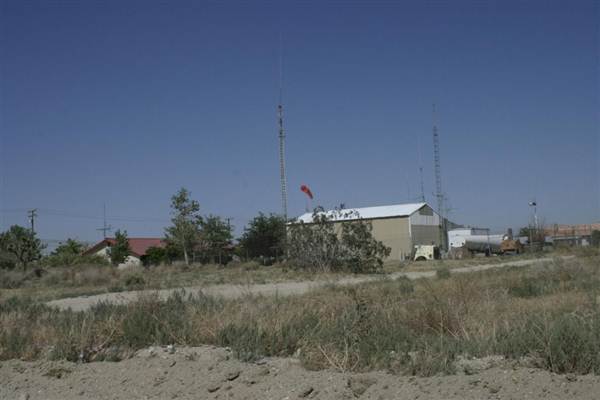 57th & Pearblossom Communications Tower (5/20/2011 - Credits: Lindsay Mizrahi)