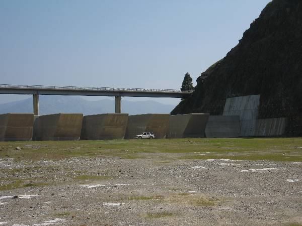 Fuse Gates of Terminus Dam - CLOSED (3/5/2008 - Credits: L Feldstein)