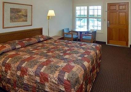 Econo Lodge Davis (8/26/2015 - Credits: https://www.choicehotels.com/california/davis/econo-lodge-hotels/ca362?sid=xb3Kyi.uOR21gniOM.25)