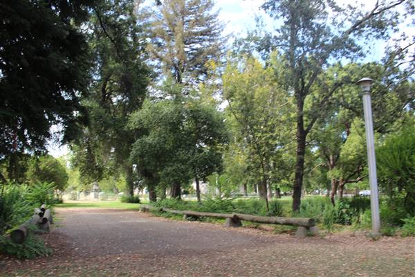 Lake Redding Park (10/30/2015 - Credits: Jill Naumann)