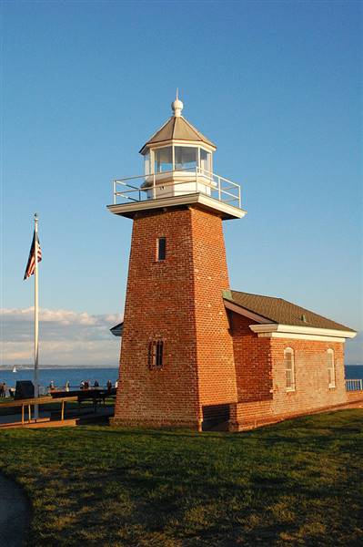 Mark Abbott Memorial Lighthouse aka Santa Cruz Surfing Museum (11/10/2012 - Credits: By Jim Whitehead (Own work) [CC BY-SA 3.0 (http://creativecommons.org/licenses/by-sa/3.0)], via Wikimedia Commons)