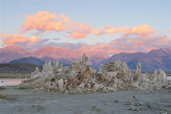 Mono Lake Tufa State Natural Reserve (SNR) / South Tufa Lake - Inyo National Forest (NF) (8/28/2013 - Credits: King of Hearts / Wikimedia Commons / CC-BY-SA-3.0)