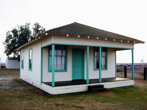 Colonel Allensworth State Park (SP) (12/22/2007 - Credits: "allensworth12" by Matthew Lee High (CC BY-NC 2.0)[https://creativecommons.org/licenses/by-nc/2.0/legalcode]https://www.flickr.com/photos/matthigh/)