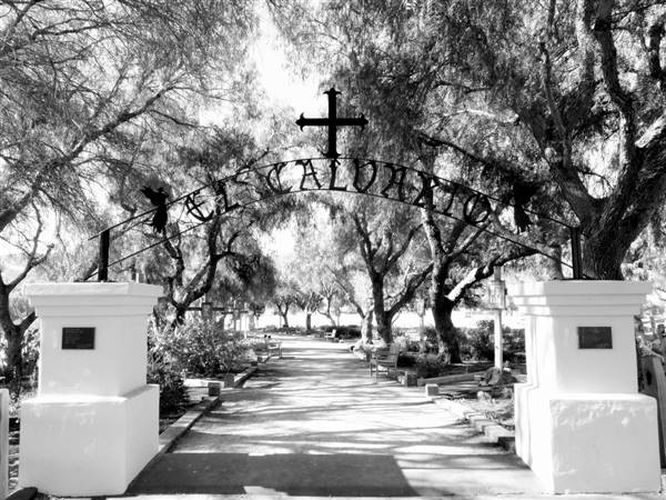 Mission Santa Ines (9/3/2010 - Credits: "El Calvario" by Rachel Titiriga (CC BY-NC-ND 2.0)[https://creativecommons.org/licenses/by-nc-nd/2.0/legalcode]https://www.flickr.com/photos/pocait/)