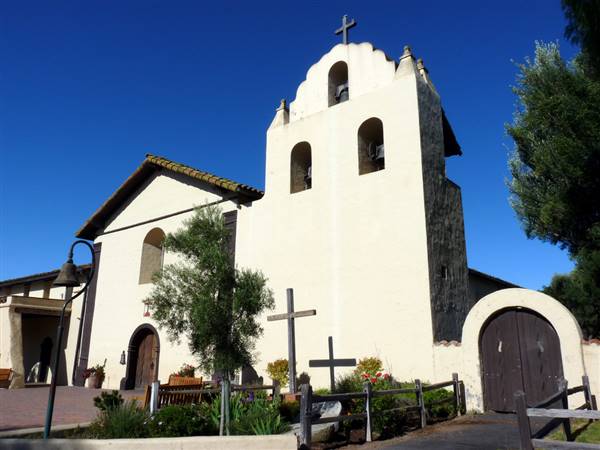 Mission Santa Ines (9/3/2010 - Credits: "Mission Santa Ines - 4" by Rachel Titiriga (CC BY-NC-ND 2.0)[https://creativecommons.org/licenses/by-nc-nd/2.0/legalcode]https://www.flickr.com/photos/pocait/)