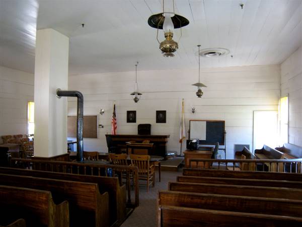 Superior Court of Mariposa (9/5/2007 - Credits: "200709017.jpg" by Andrew Ranta (CC BY-NC-ND 2.0))[https://creativecommons.org/licenses/by-nc-nd/2.0/legalcode] https://www.flickr.com/photos/mrphancy/)