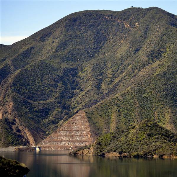 Pyramid Lake (3/9/2015 - Credits: "Pyramid Lake" by Gwendolyn Stansbury (CC BY-NC-ND 2.0)[https://creativecommons.org/licenses/by-nc-nd/2.0/legalcode]https://www.flickr.com/photos/gwendolyn_stansbury/)