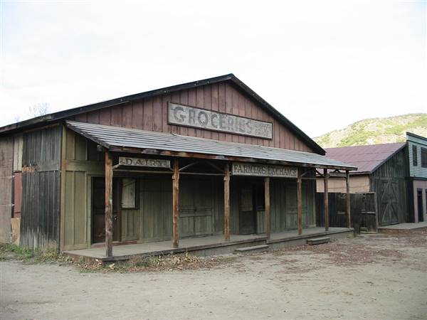 Paramount Ranch - National Park Service (NPS) (12/19/2005 - Credits: "Paramount Ranch (2)" by Michael Buonaccorsi (CC BY-NC-ND 2.0)[https://creativecommons.org/licenses/by-nc-nd/2.0/legalcode]https://www.flickr.com/photos/noelleandmike/)