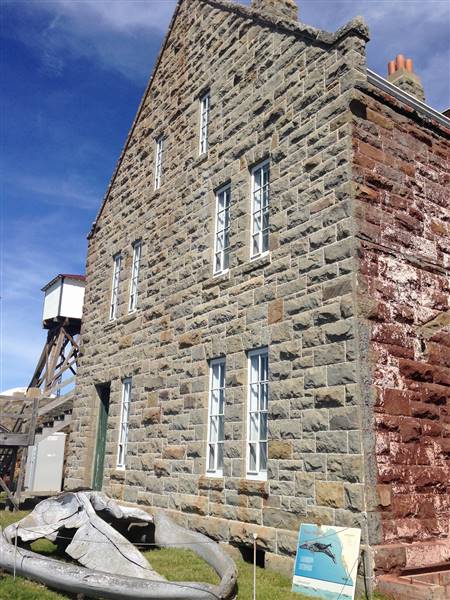 Point Sur State Historic Park (SHP) & Point Sur Lighthouse (3/8/2014 - Credits: "Light Keeper Residences - Unrestored" by Chris Dant (CC BY-NC-ND 2.0)[https://creativecommons.org/licenses/by-nc-nd/2.0/legalcode]https://www.flickr.com/photos/chrisd2006/)