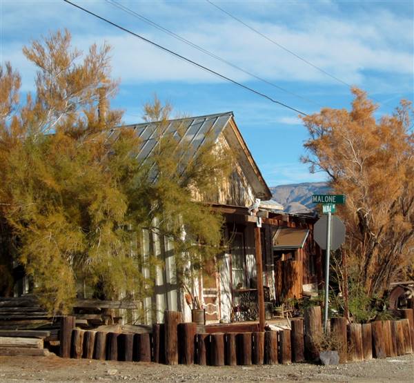 Keeler (11/23/2011 - Credits: "Keeler CA 1644a" by Don Barrett (CC BY-NC-ND 2.0)[https://creativecommons.org/licenses/by-nc-nd/2.0/legalcode]https://www.flickr.com/photos/donbrr/)