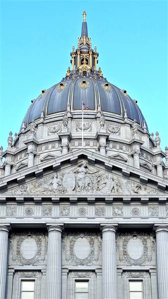 City Hall, San Francisco (8/7/2015 - Credits: "California - 06206 - San Francisco City Hall" by Dennis Jarvis (CC BY-SA 2.0)[https://creativecommons.org/licenses/by-sa/2.0/legalcode]https://www.flickr.com/photos/archer10/)