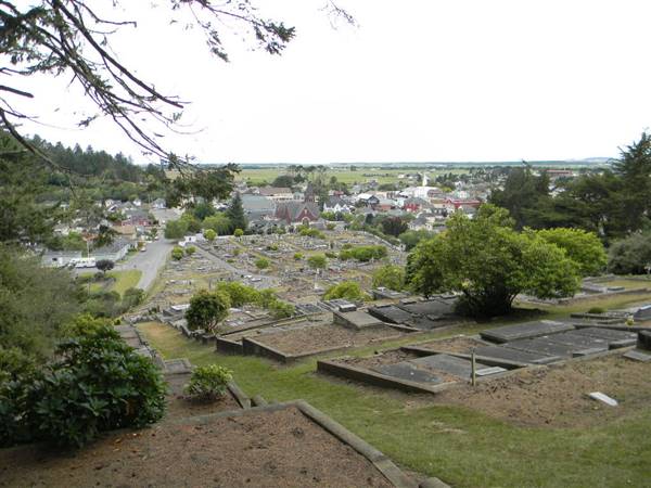 Ferndale Cemetery (8/17/2010 - Credits: "Ferndale Cemetery" by Kathering Stock (CC BY-NC-ND 2.0)[https://creativecommons.org/licenses/by-nc-nd/2.0/legalcode]https://www.flickr.com/photos/witch_kittin/)