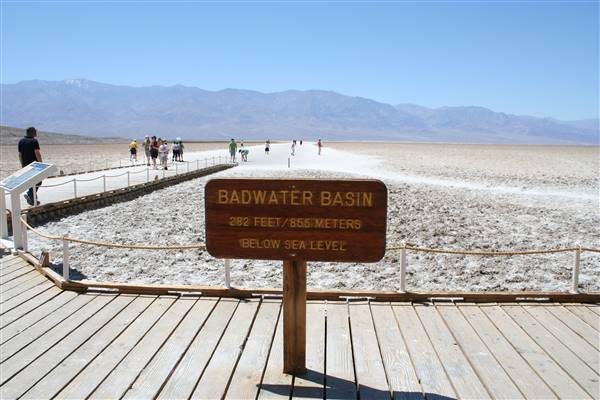 Badwater Basin - Death Valley National Park (5/7/2009 - Credits: "IMG_7389" by Flickr User: dapog (CC BY-NC-ND 2.0)[https://creativecommons.org/licenses/by-nc-nd/2.0/legalcode]https://www.flickr.com/photos/dapog/)