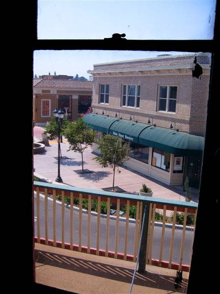Historic Roseville - Old Roseville - Opera House Saloon (4/26/2017 - Credits: Juli J.)