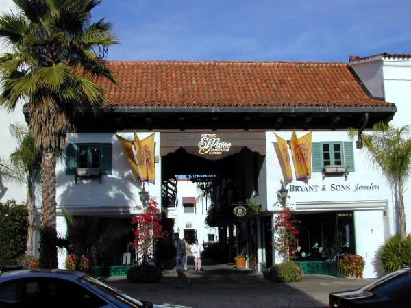 Downtown Santa Barbara (12/31/2003)