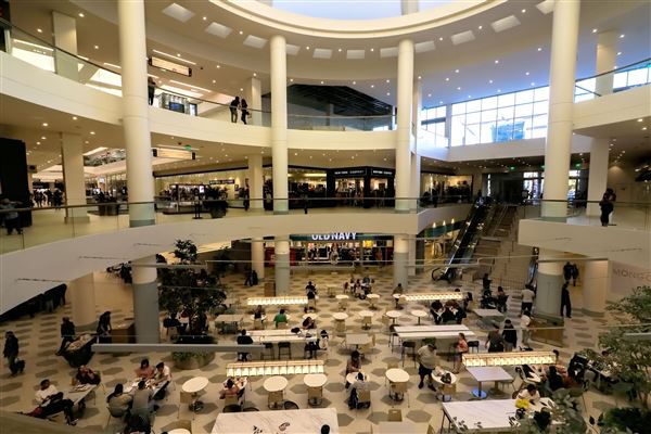 Burbank Town Center / with Adjacent CLOSED IKEA (3/1/2018)