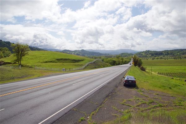 Redwood Highway - Highway 101 - Cloverdale to Ukiah - Highway 101 - looking southward; 4 miles north of Hopland (4/18/2018 - Credits: Kellen Lim)