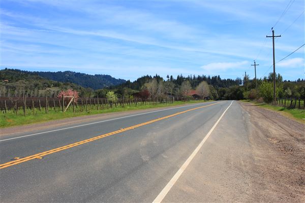 Highway 128 - Anderson Valley corridor - Highway 128 - North of Philo (3/29/2018 - Credits: Kellen Lim)